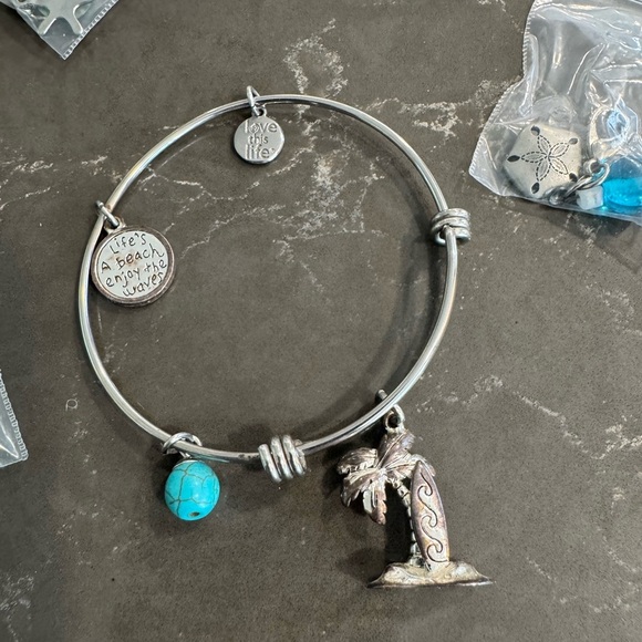 Fun combo of beachy sea turtle theme jewelry items and more - Picture 5 of 6